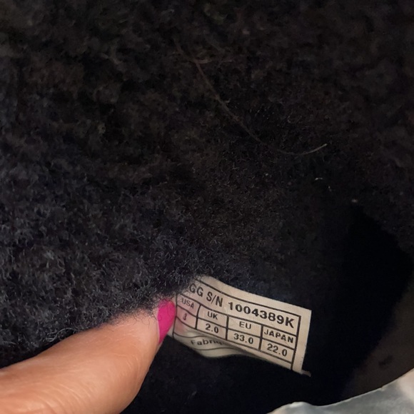 UGG - Picture 6 of 8